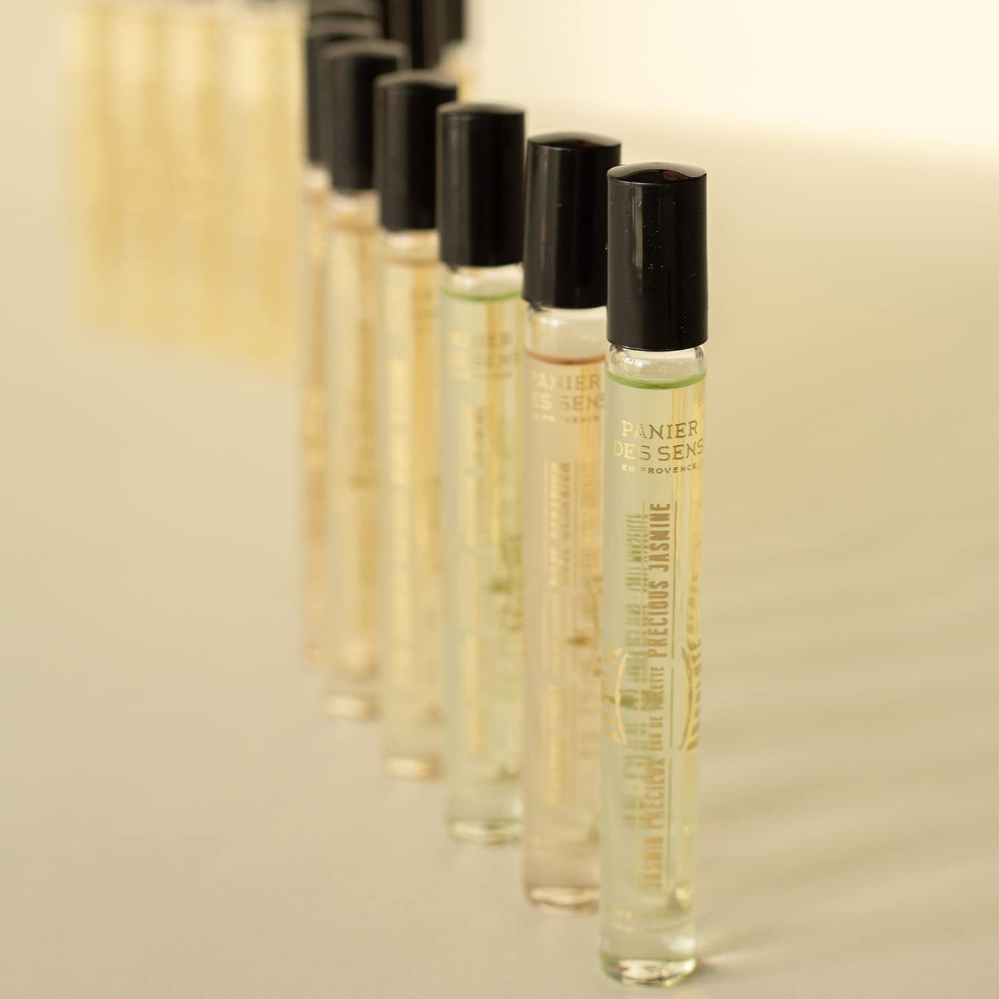 Panier des Sens - Jasmine Roll-on Eau de Toilette 0.3 Floz – Floral & Intense Fragrance - Mini Perfume for Women - Parfum Crafted in Grasse, France - Daily Use - Light Travel Perfume