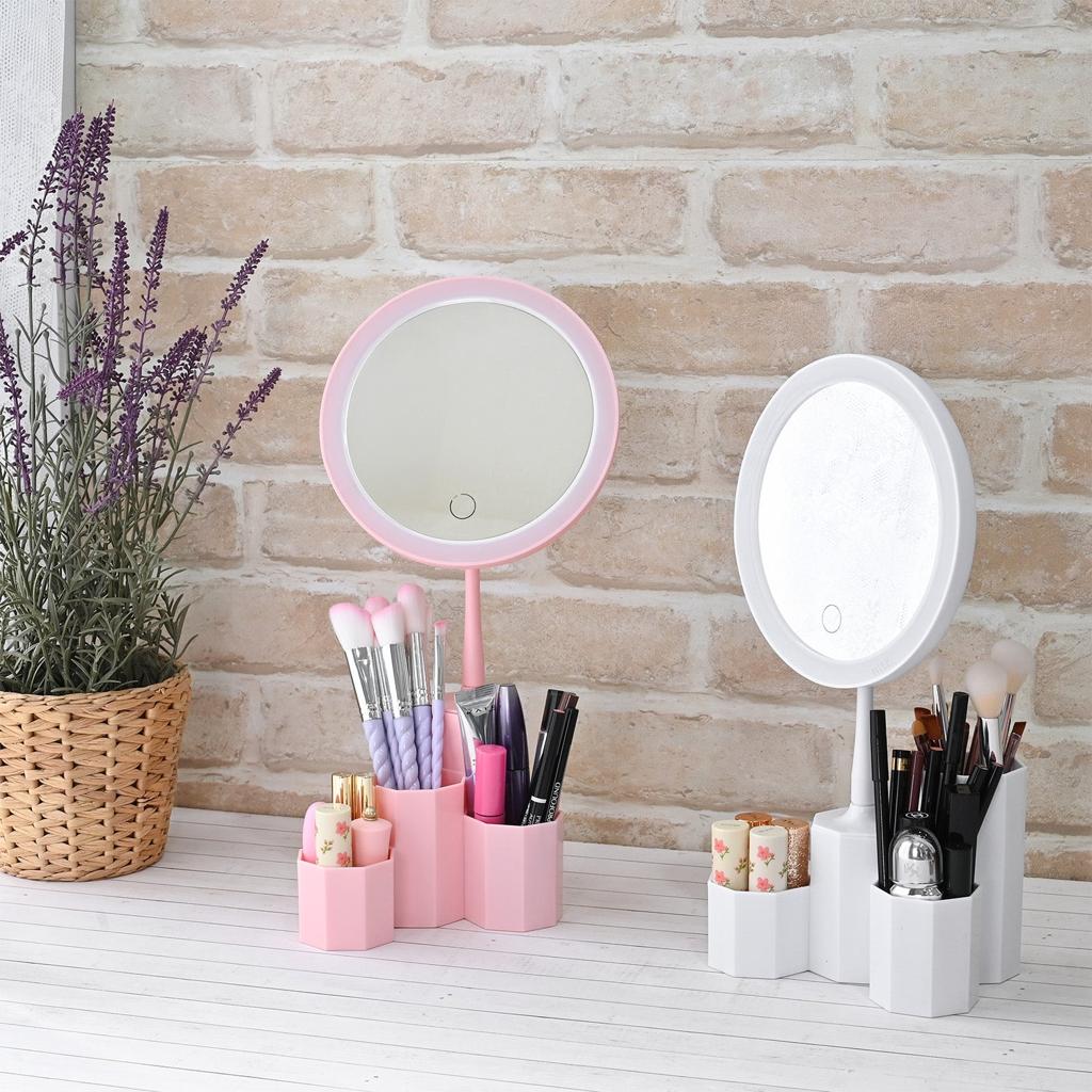 Makeup Brushes & Tools: Essential Beauty Accessories for a Flawless Look