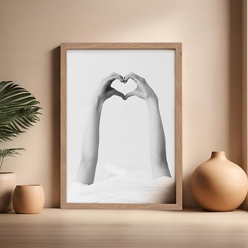 Poster Master Heart Hands Poster - Image 5