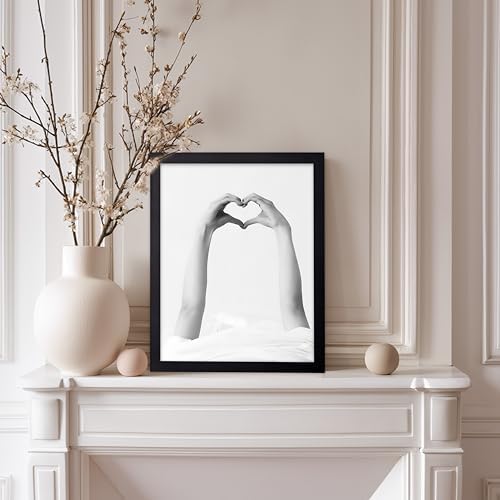 Poster Master Heart Hands Poster - Image 5