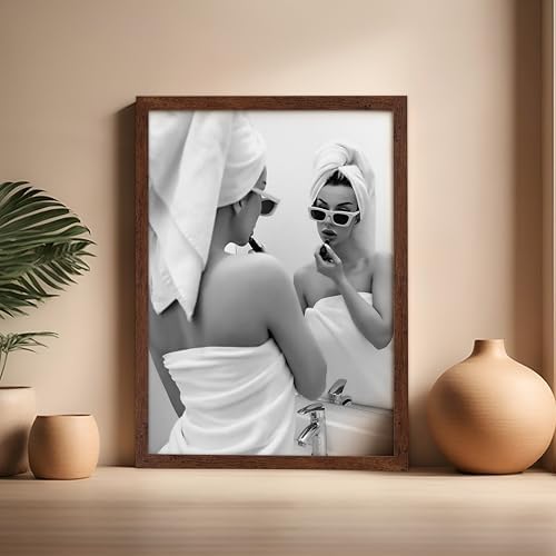 Poster Master Woman in Towel Poster - Image 5