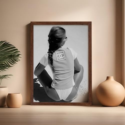 Poster Master Lady in Bikini Poster - Image 5