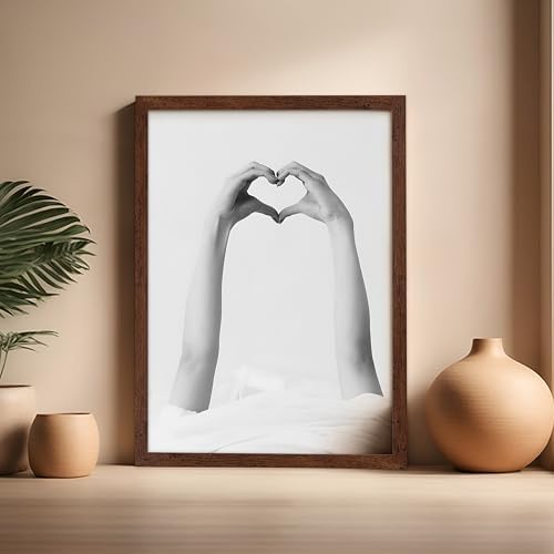 Poster Master Heart Hands Poster - Image 5