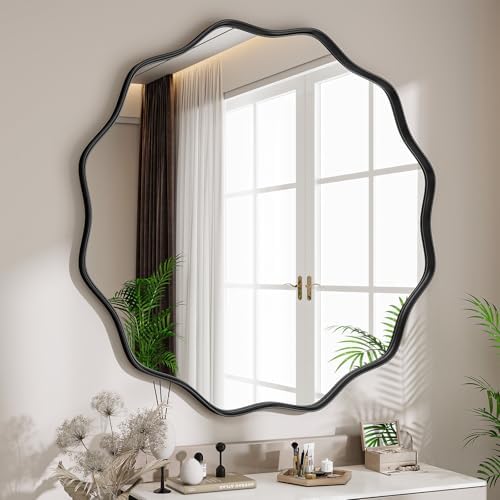 Wavy Round Mirror by VETROVUE