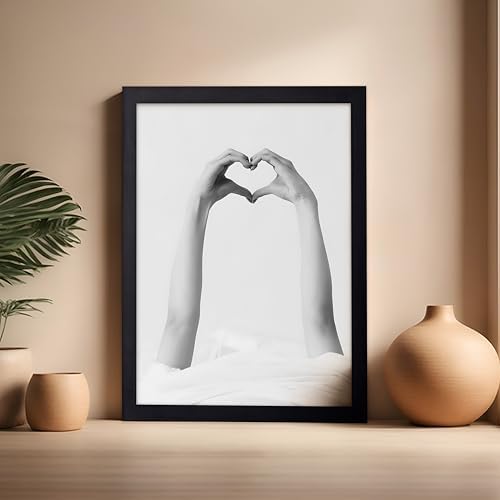 Poster Master Heart Hands Poster - Image 5