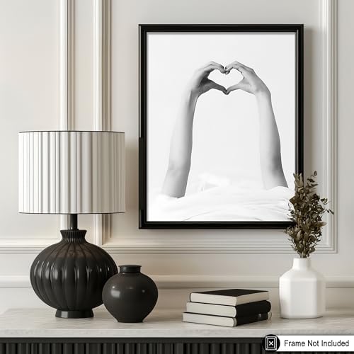 Poster Master Heart Hands Poster - Image 3