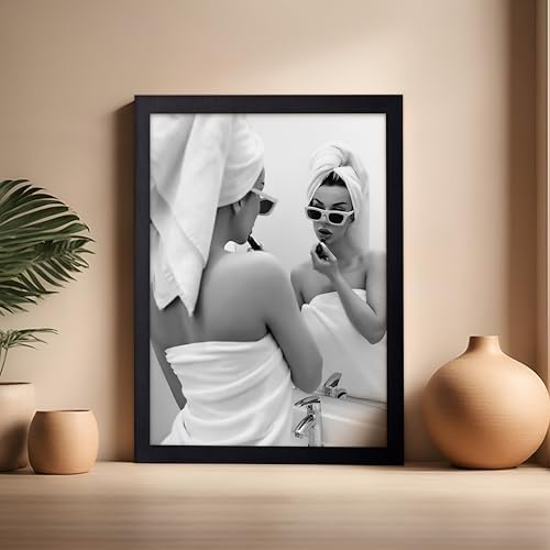Poster Master Woman in Towel Poster - Image 5