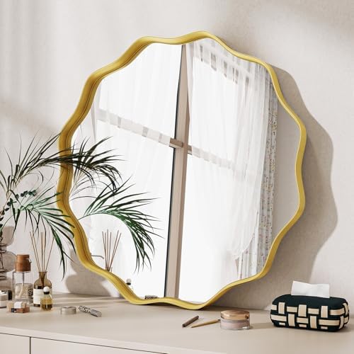 Wavy Round Mirror by VETROVUE