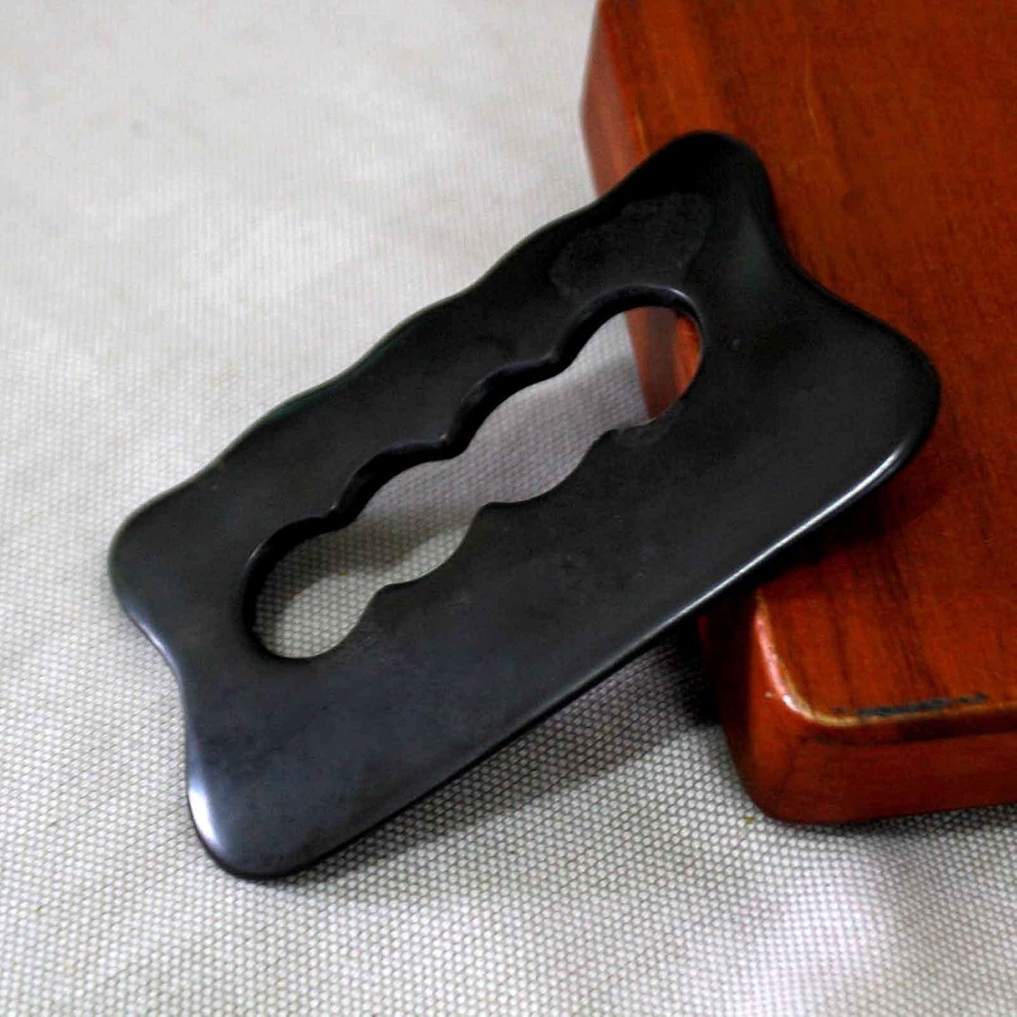 Gua Sha Massage Tool, Bian Stone Gua Sha Tool Gua Sha Stone for Soft Tissue Scraping, Used for Back, Legs, Arms, Neck,Shoulder(Black)