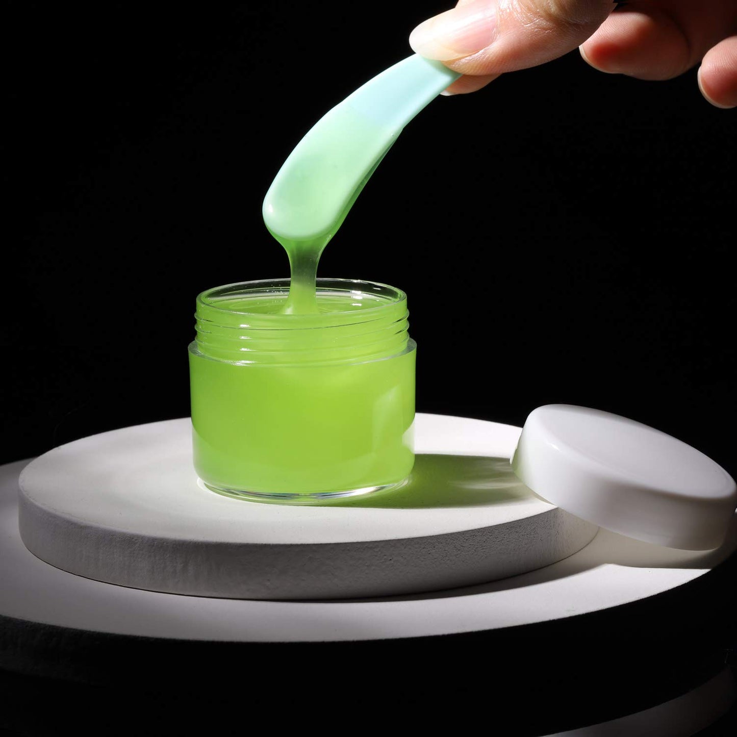 100 Count Sample Containers with lids 20g Plastic Cosmetic Jars Leak Proof Traveling Makeup Containers for Cream and Lotions - White