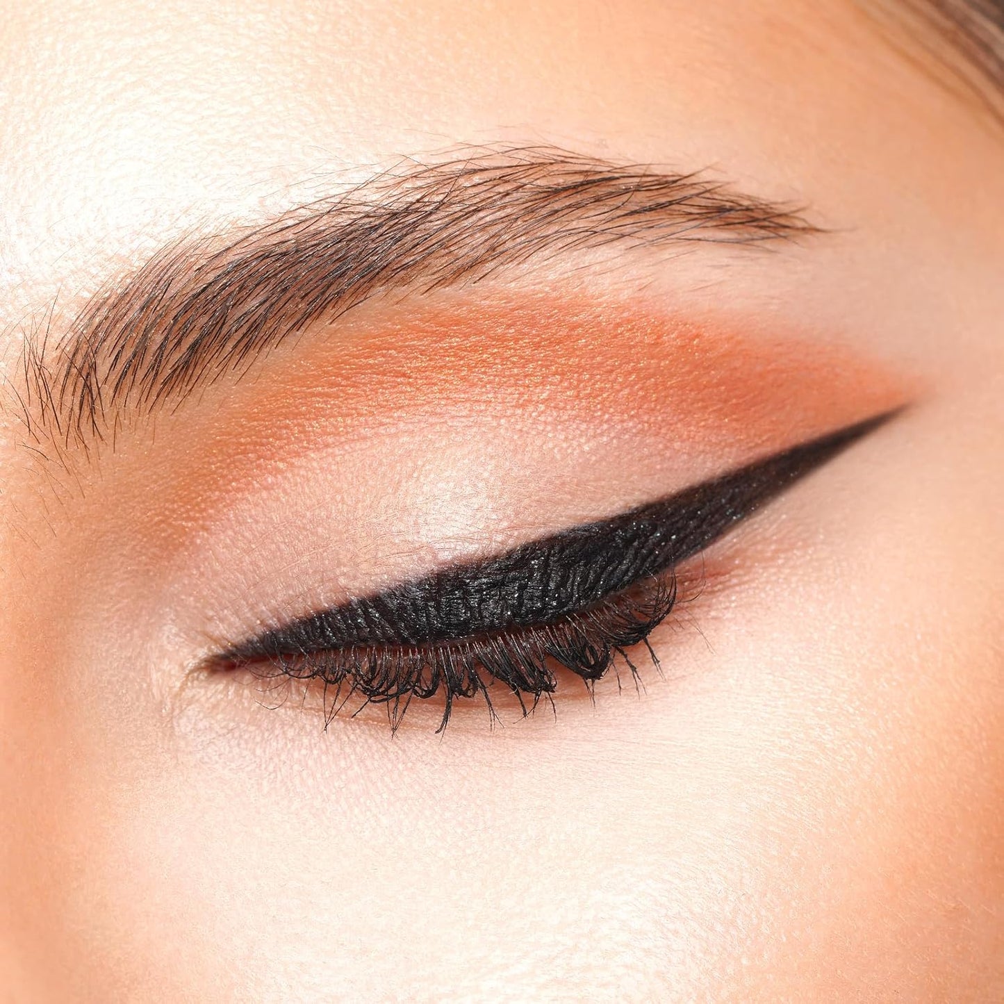 Oulac Matte Eyeshadow Liquid Eyeshadow Liquid Eyeliner| Available in 32 Colors Shimmer＆Metallic＆Matte Eyeshadows|One-Swipe Coverage Long Lasting & Blendable Eye Makeup, Vegan & Cruelty-Free SA09