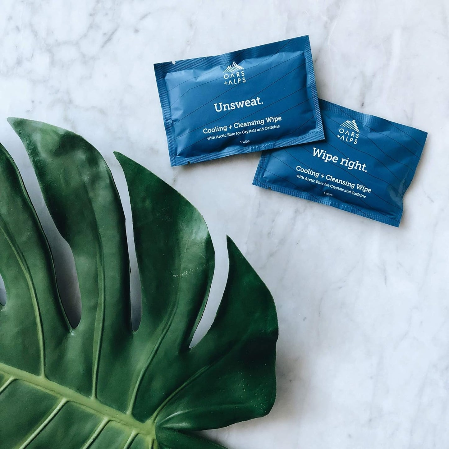 Oars + Alps Cooling Face & Body Wipes, Dual Sided Cleansing Towelettes with Menthol & Ginseng, Dermatologist Tested, Post-Workout & Travel Friendly, 14 Count